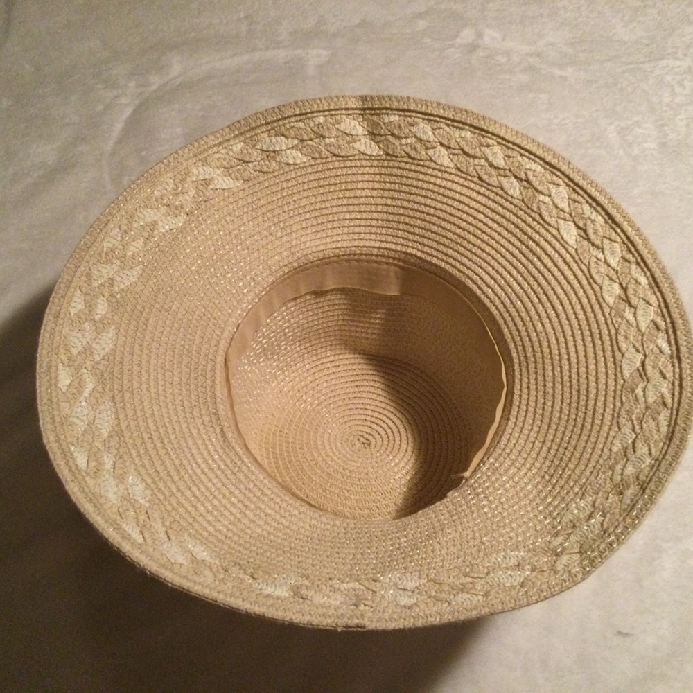 Cute Hat for the Summer Sun, the Beach and More! - Picture 3 of 5